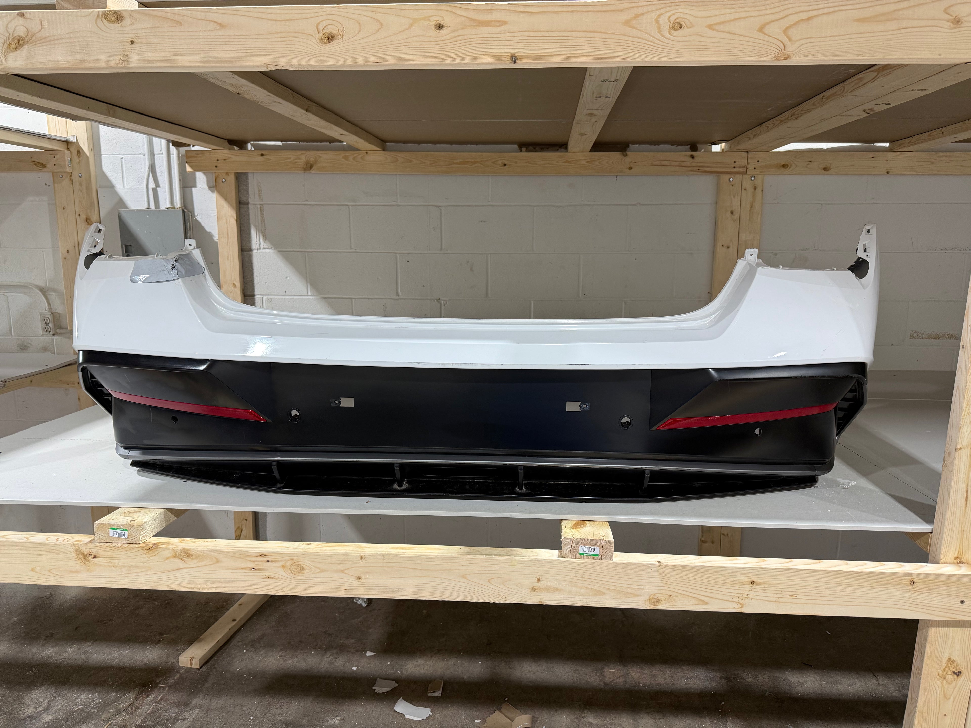 2024, 2025, 2026 Hyundai  Elantra  Rear Bumper Assembly (Reflectors & License Plate Lights)