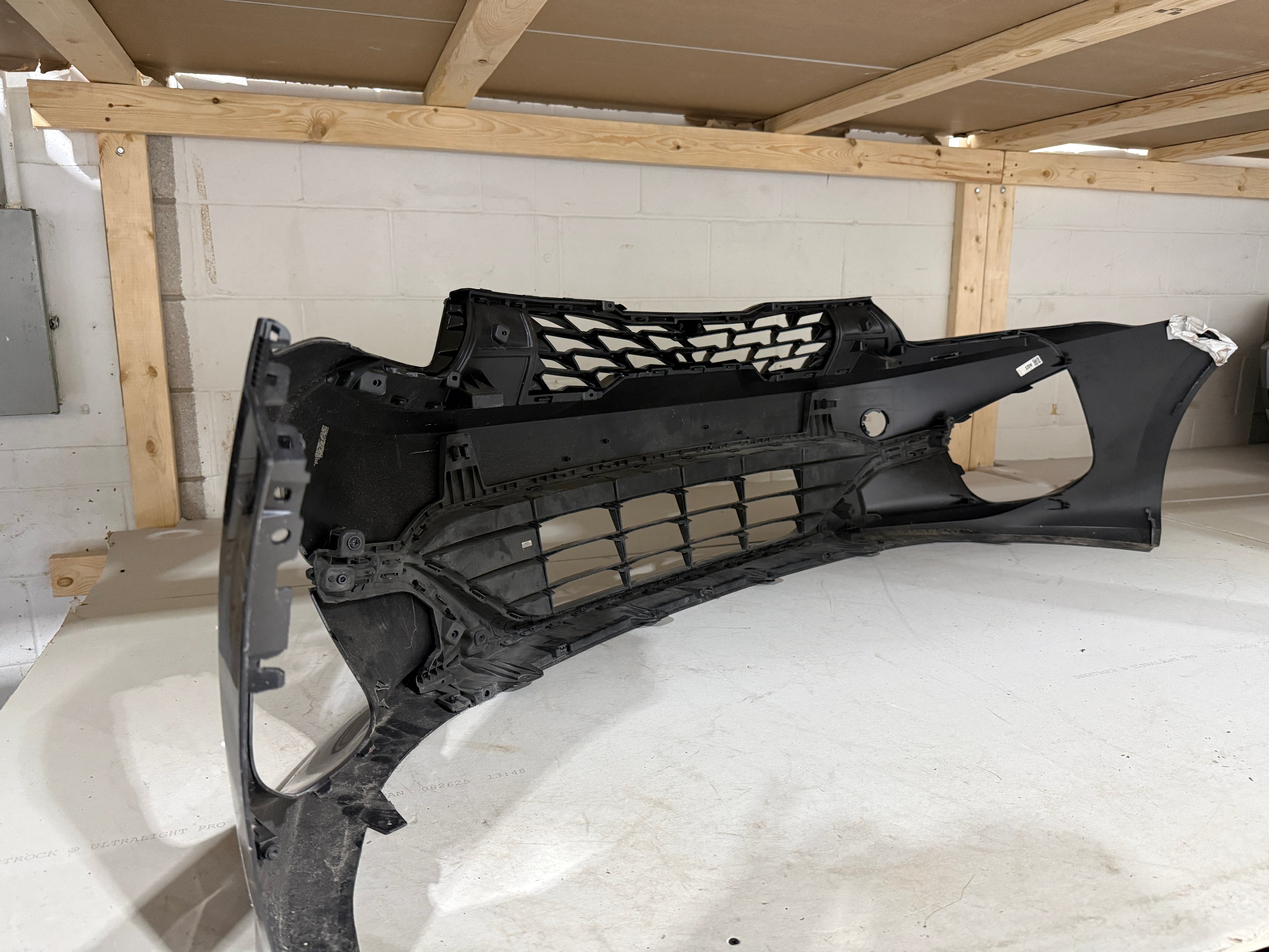 2021, 2022, 2023, 2024 KIA K5 Front Bumper Assembly Camera Only