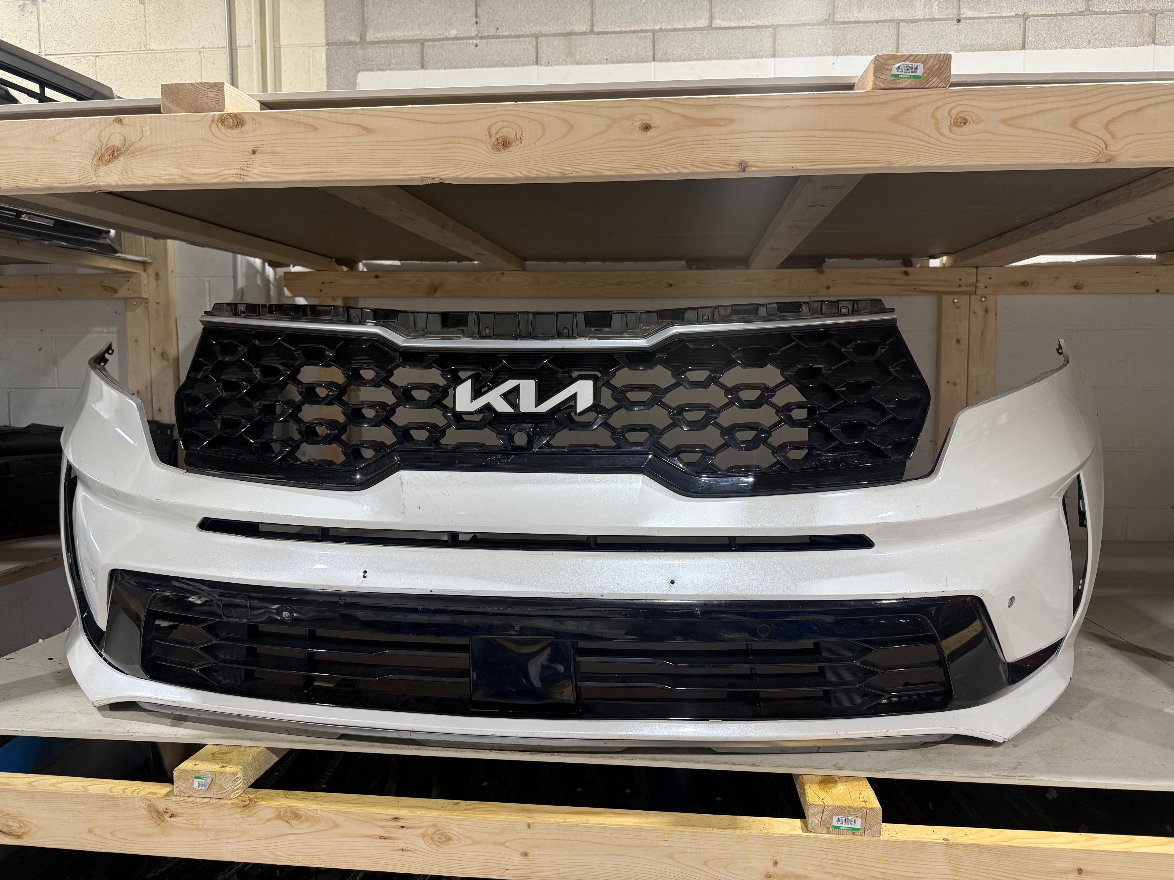 2021, 2022, 2023 KIA Sorento Front Bumper Assembly (Camera + Radar + Sensors)