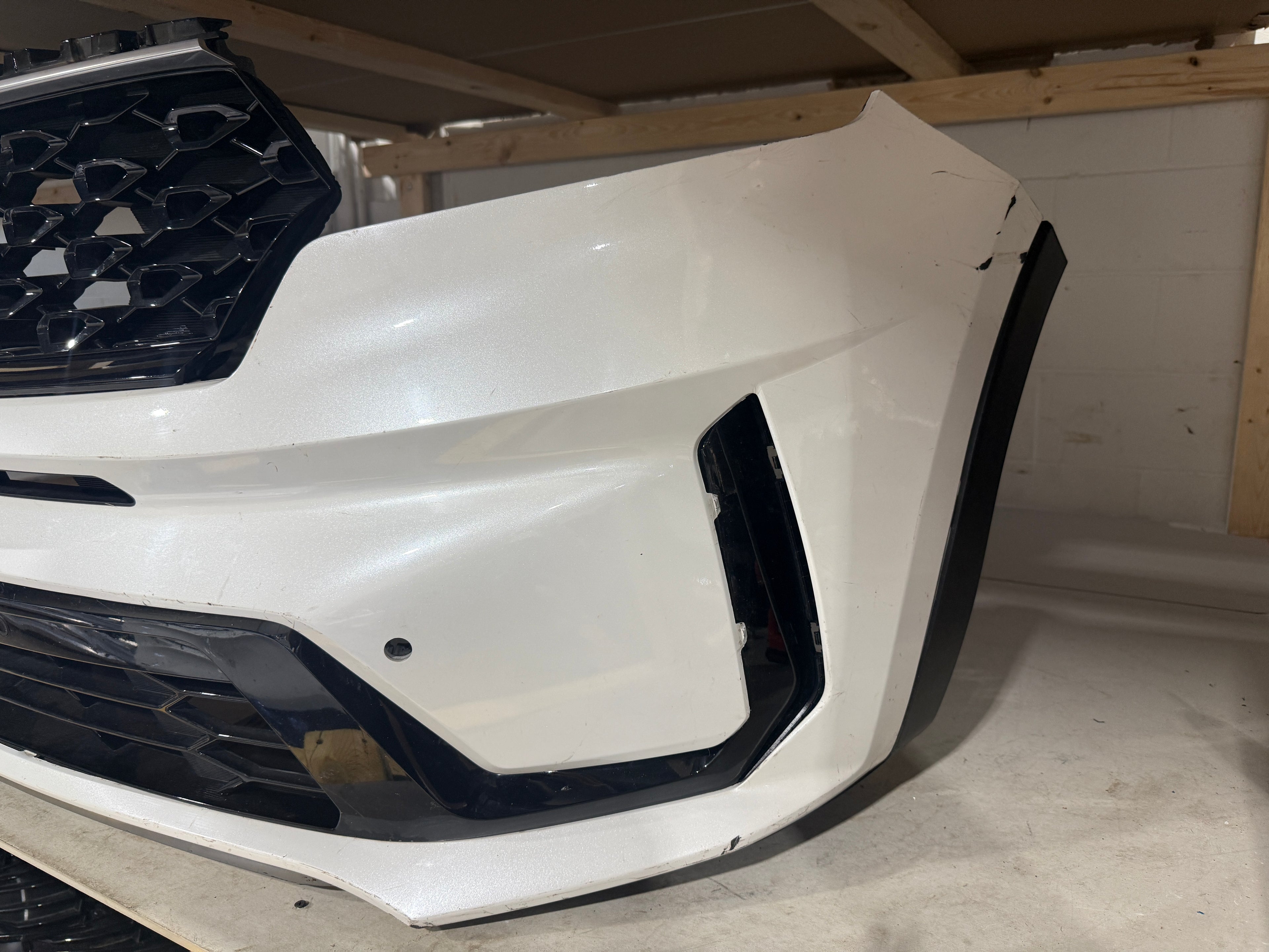 2021, 2022, 2023 KIA Sorento Front Bumper Assembly (Camera + Radar + Sensors)