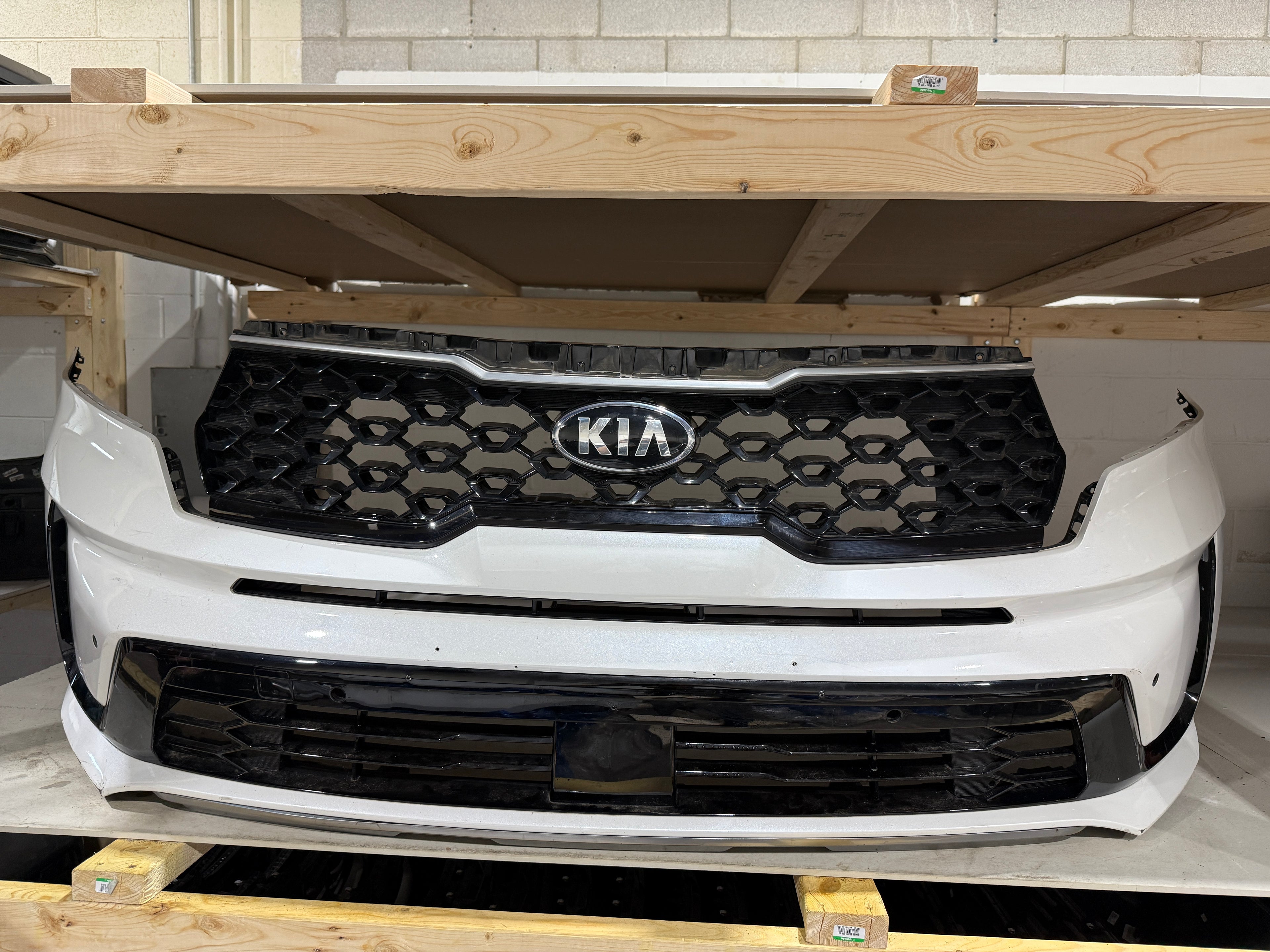 2021, 2022, 2023 KIA Sorento Front Bumper Assembly (Radar + Sensors)