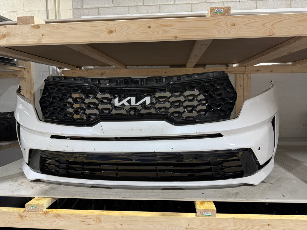 2021, 2022, 2023 KIA Sorento Front Bumper Assembly (Camera + Sensors)