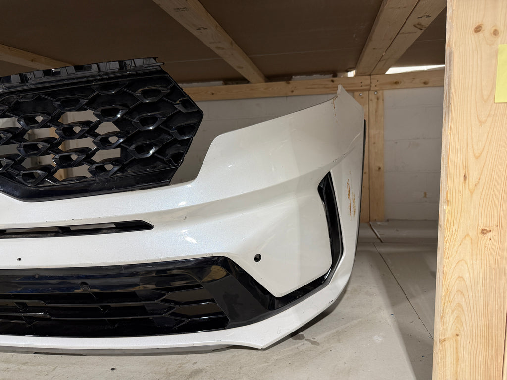 2021, 2022, 2023 KIA Sorento Front Bumper Assembly (Camera + Sensors)