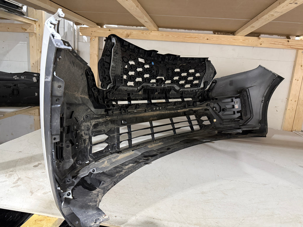 2021, 2022, 2023 KIA Sorento Front Bumper Assembly (Camera + Sensors)