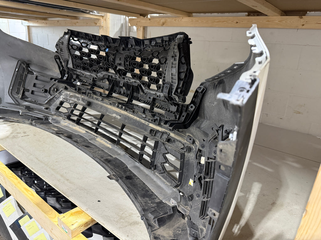 2021, 2022, 2023 KIA Sorento Front Bumper Assembly (Camera + Sensors)
