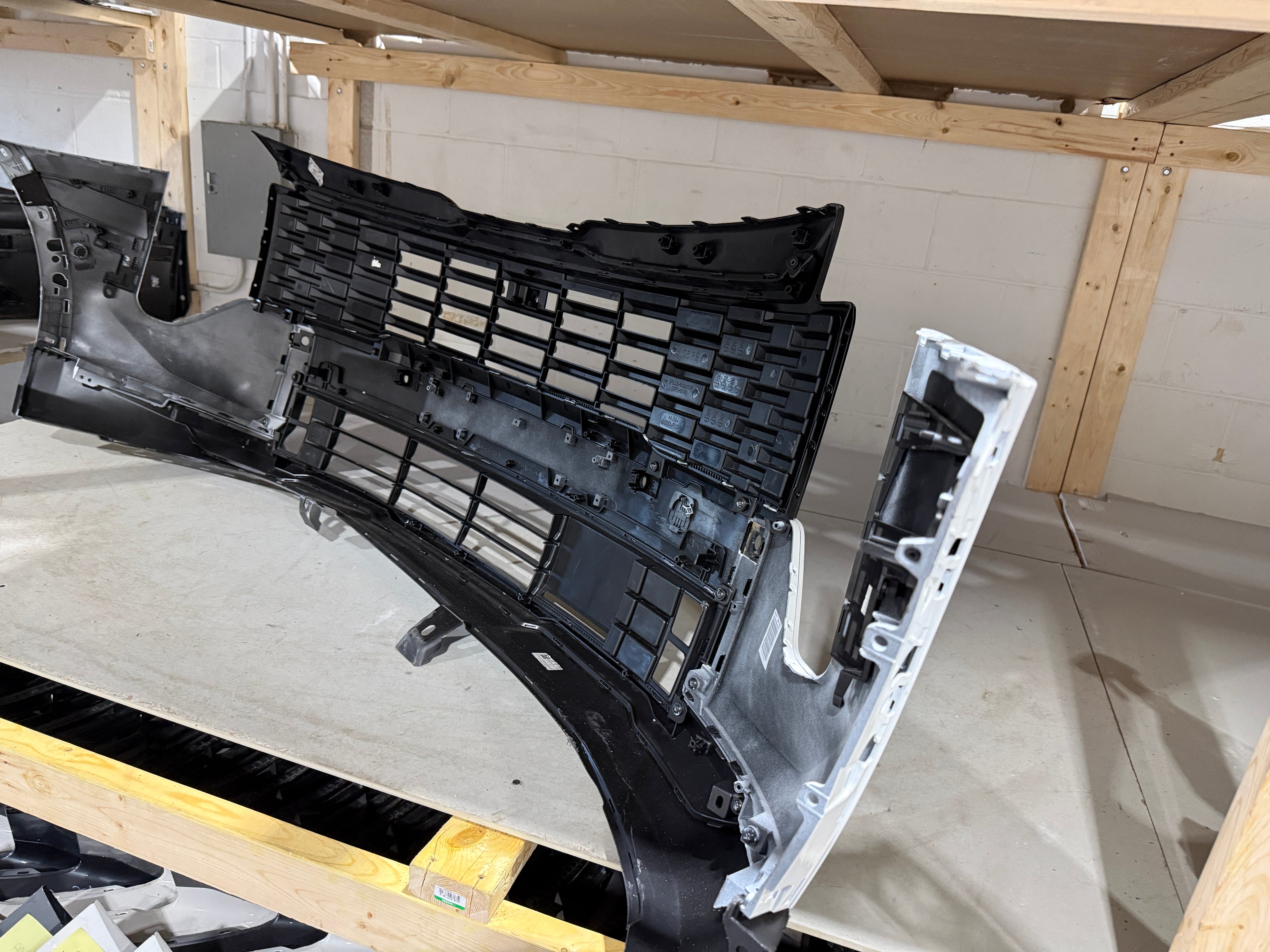 2026 KIA Sportage Front Bumper Assembly SX Prestige / (Camera + Radar +Fog Light)