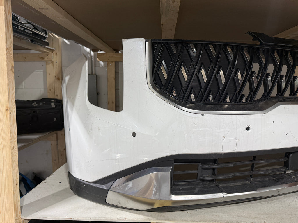 2025 KIA Carnival Front Bumper Assembly (Camera/Sensors/Radar)