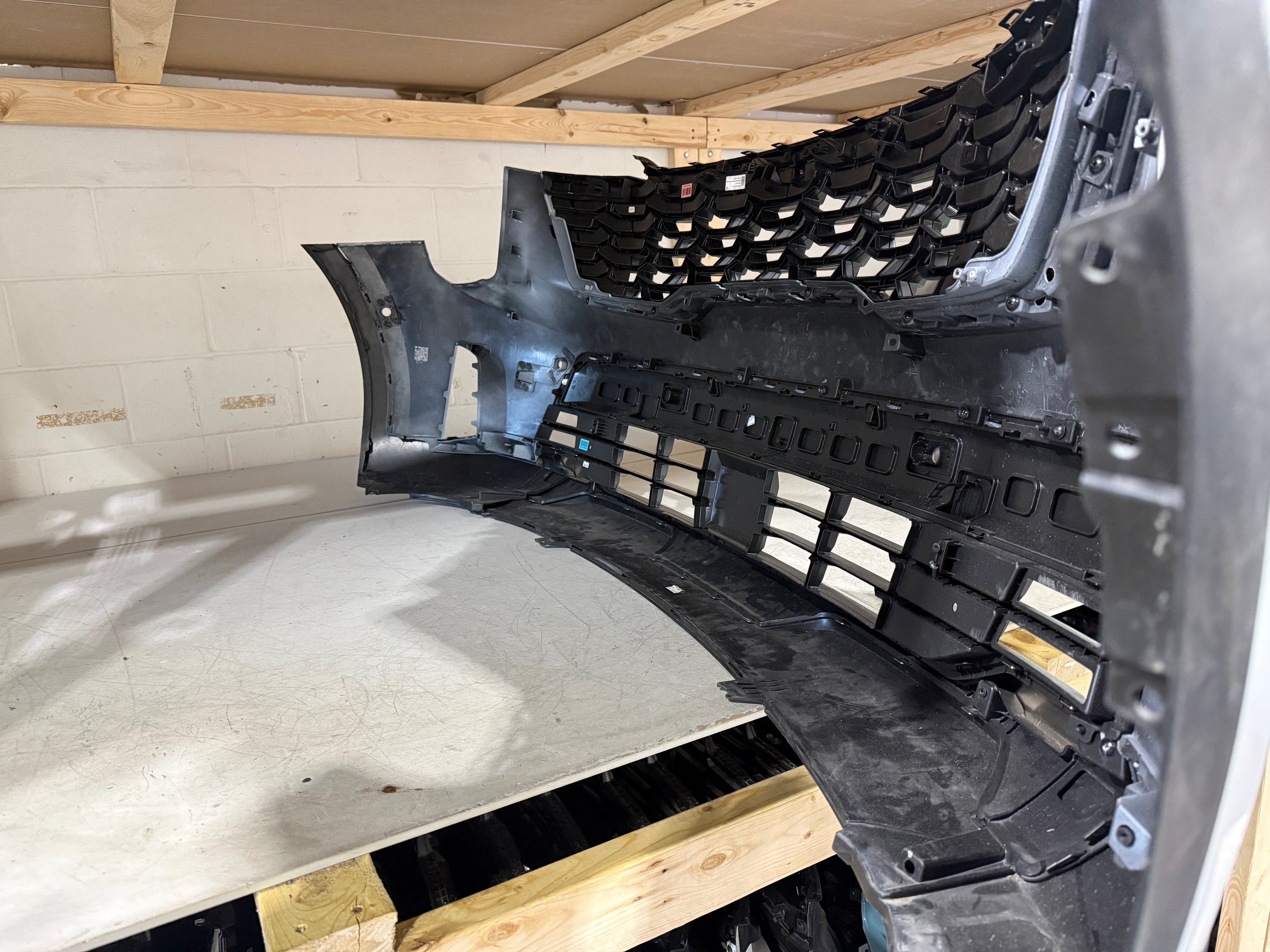 2025 KIA Sorento Front Bumper Assembly (Radar + Camera + Sensors)