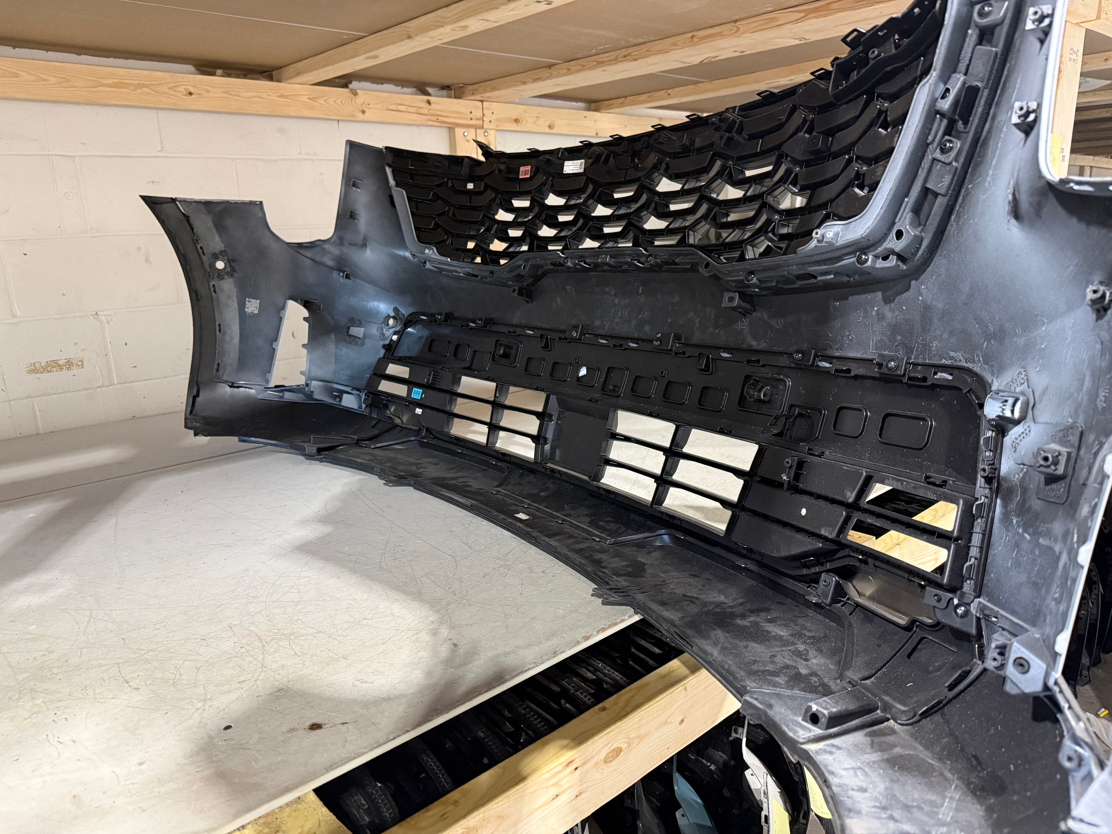 2025 KIA Sorento Front Bumper Assembly (Radar + Camera + Sensors)