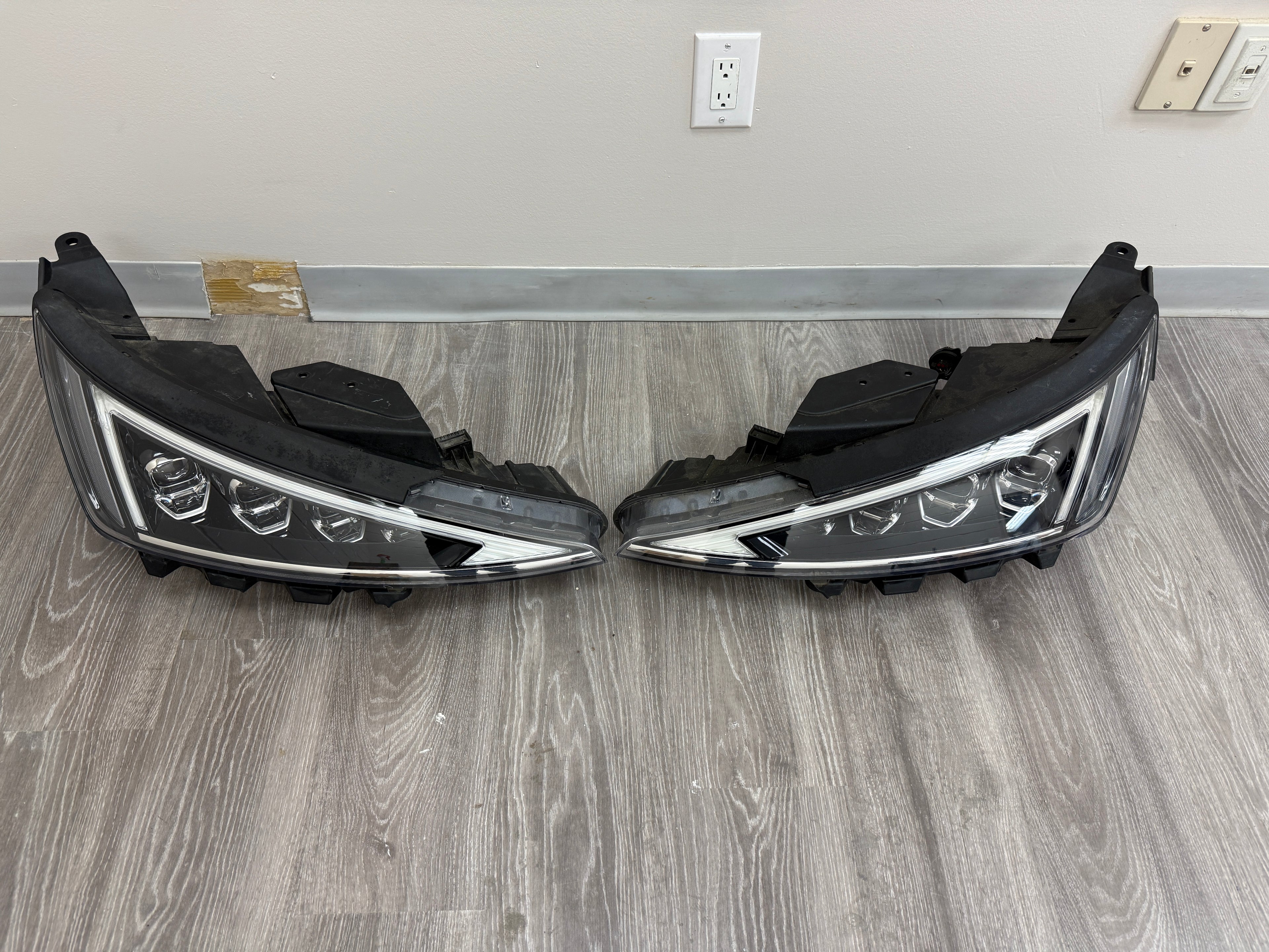 2019 Hyundai  Elantra  Headlight Pair Full LED (4 Lens)