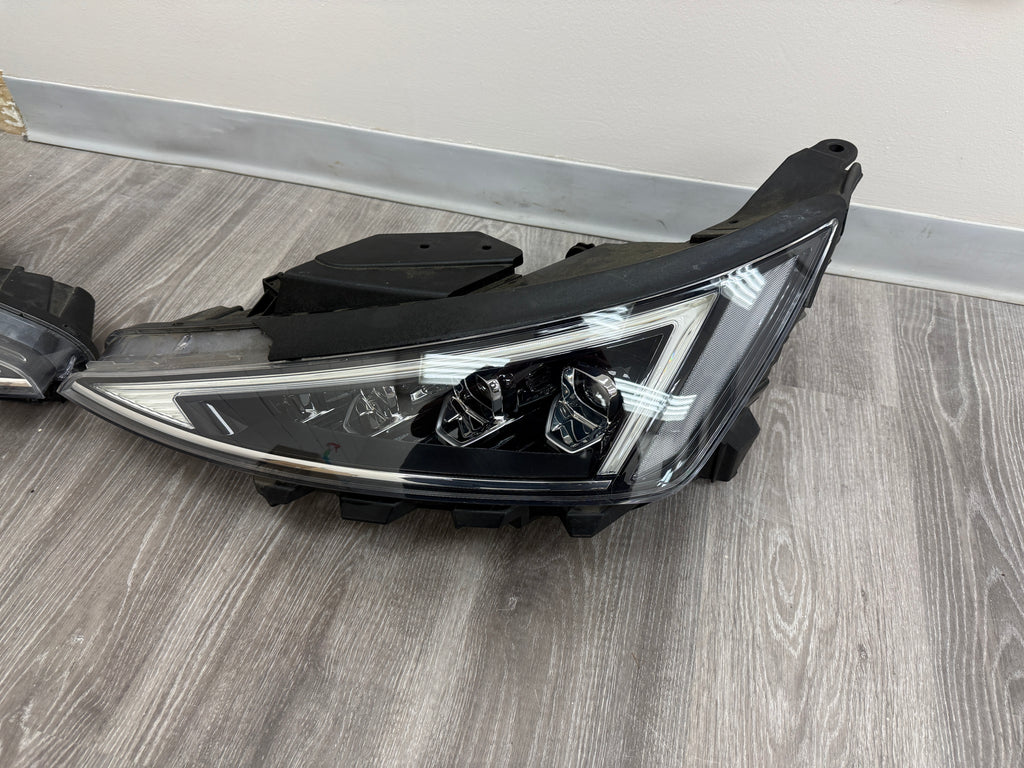 2019 Hyundai  Elantra  Headlight Pair Full LED (4 Lens)