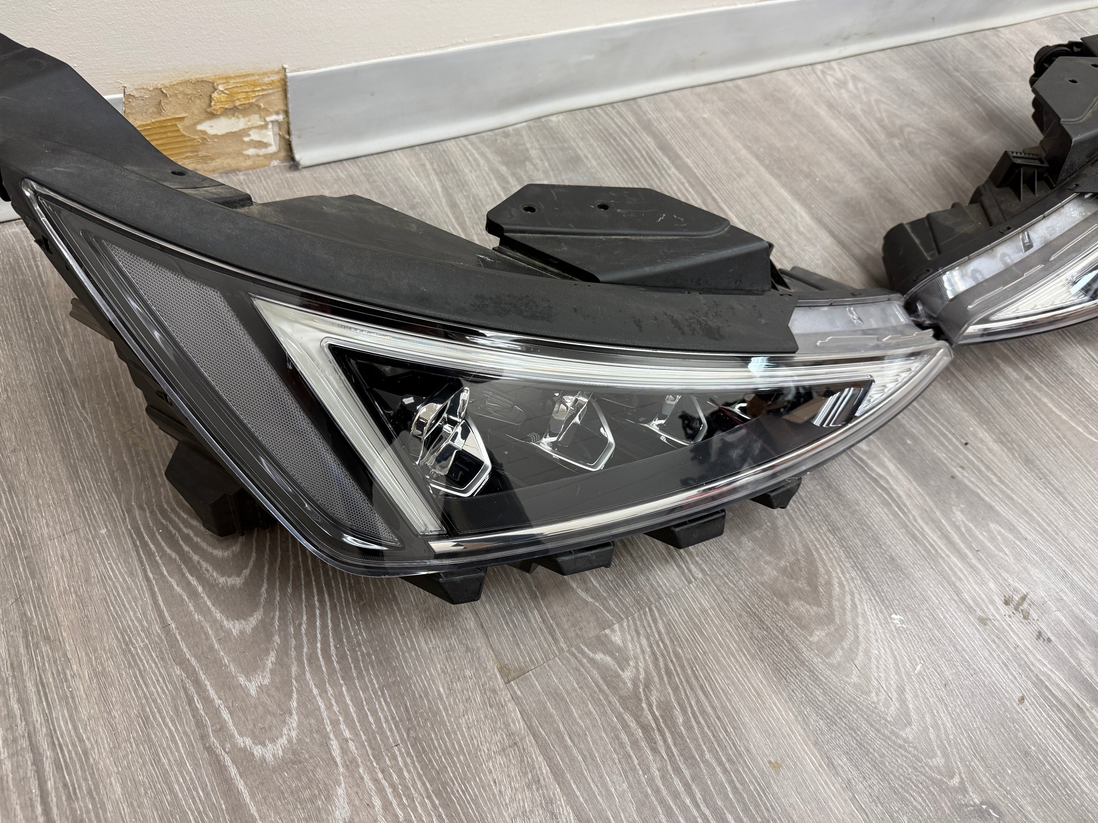 2019 Hyundai  Elantra  Headlight Pair Full LED (4 Lens)