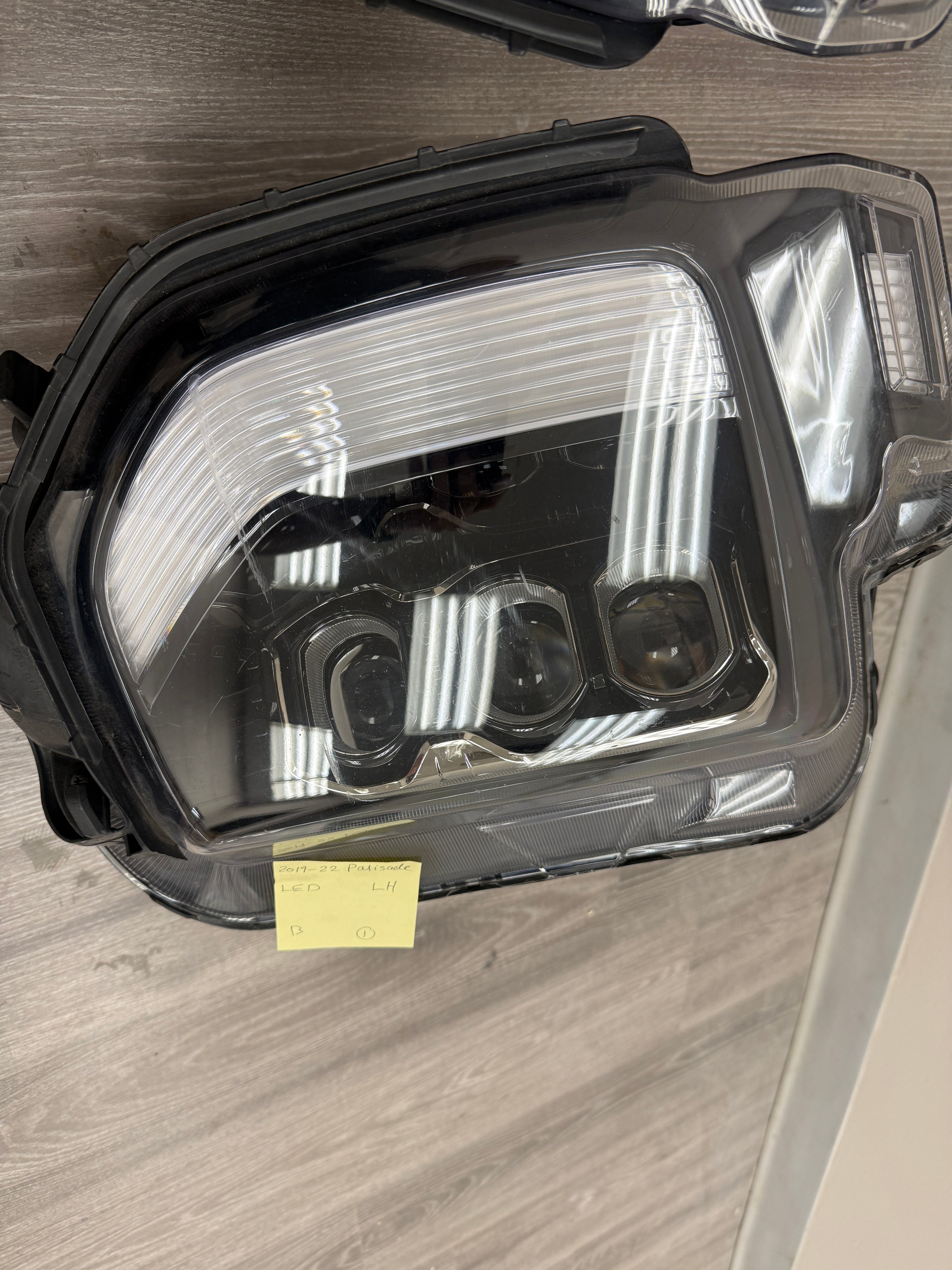 2020, 2021, 2022 Hyundai  Palisade Headlight Pair Full LED (3 Lens)