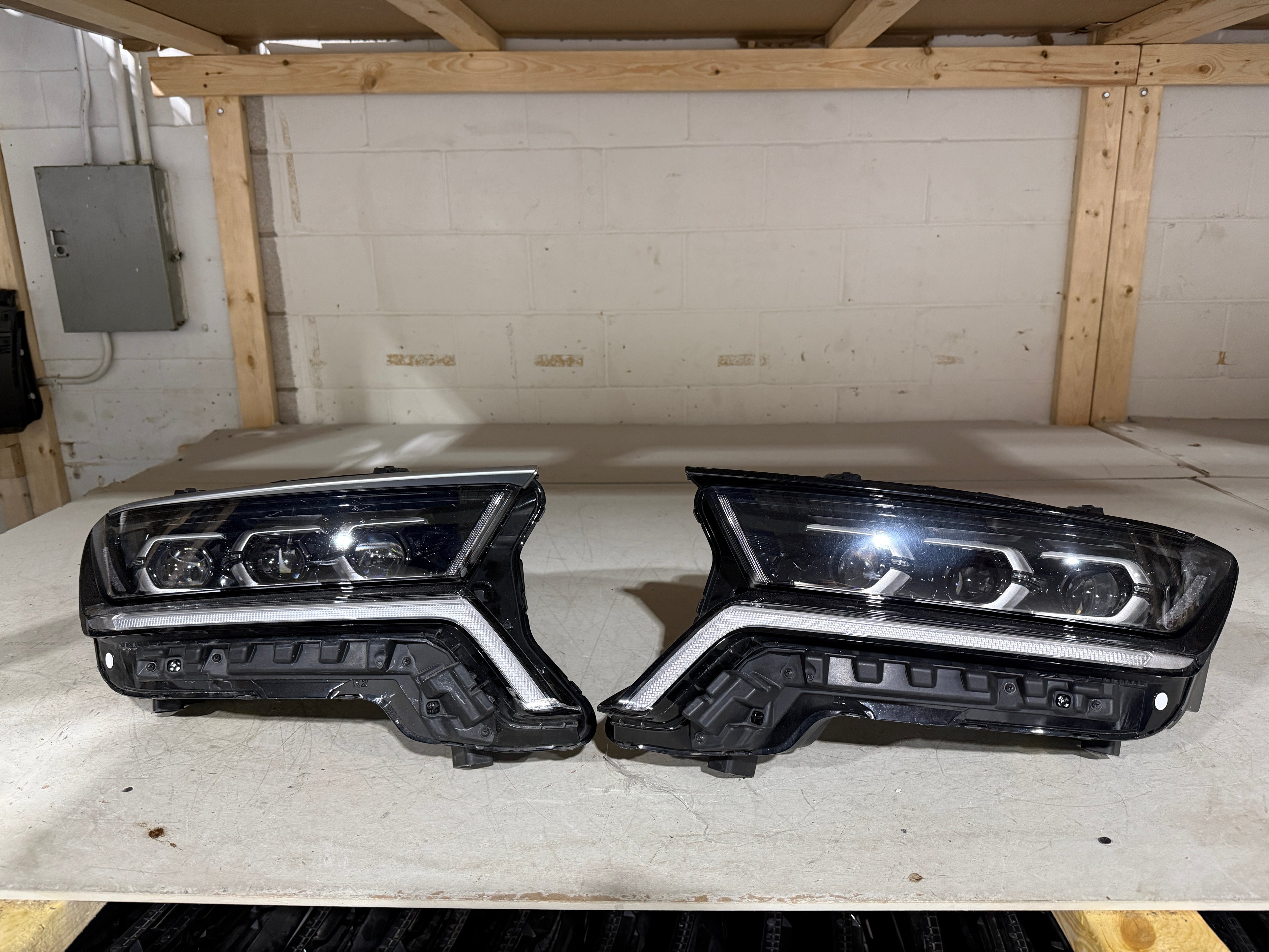 2021, 2022, 2023 KIA Sorento Headlight Pair Full LED