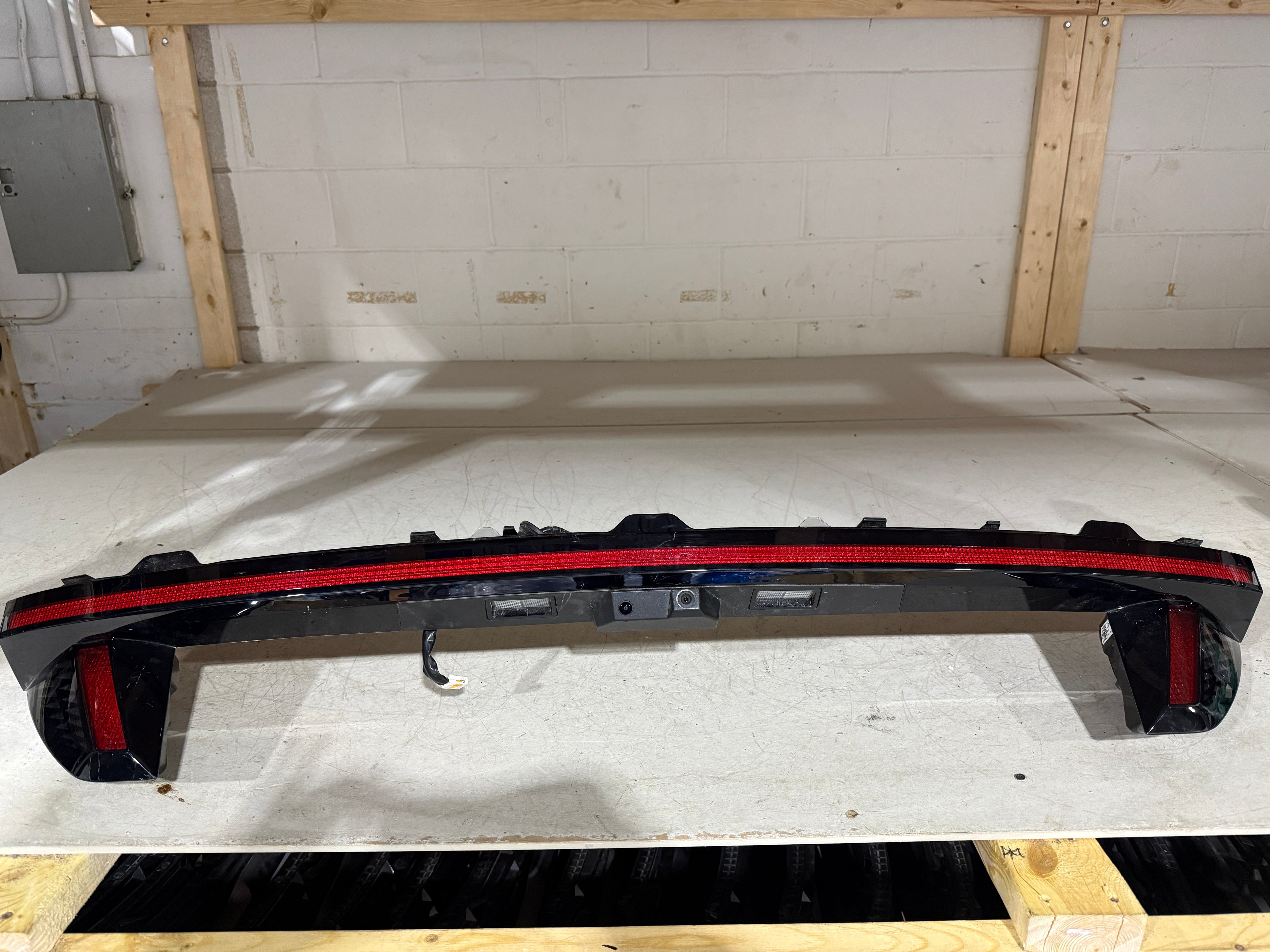 2022, 2023, 2024 Hyundai  Tucson Trunk Mounted Centre 3rd Break Light (Tail-Light) (Camera and License Plate Lights Included)