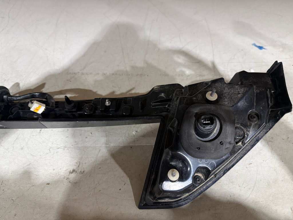2022, 2023, 2024 Hyundai  Tucson Trunk Mounted Centre 3rd Break Light (Tail-Light) (Camera and License Plate Lights Included)