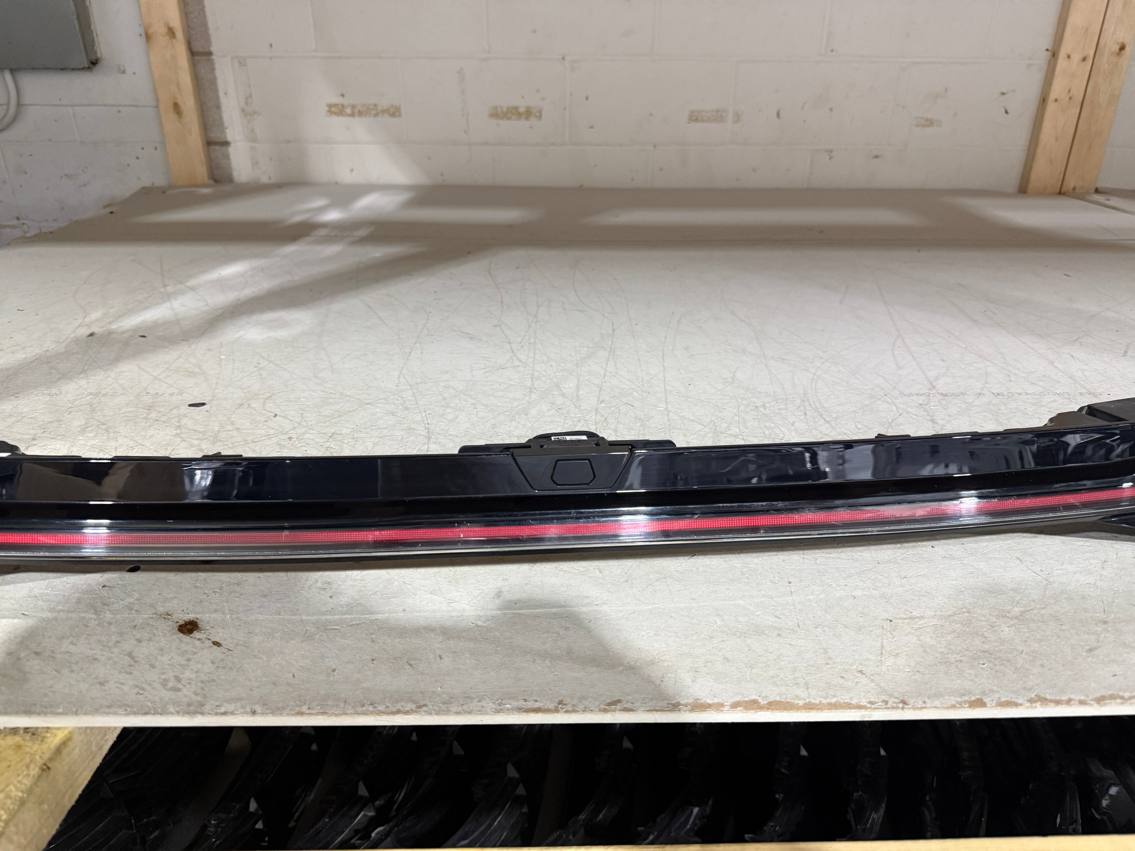 2021, 2022, 2023 Hyundai  Elantra  Trunk Mounted Centre 3rd Break Light (Tail-Light) Middle