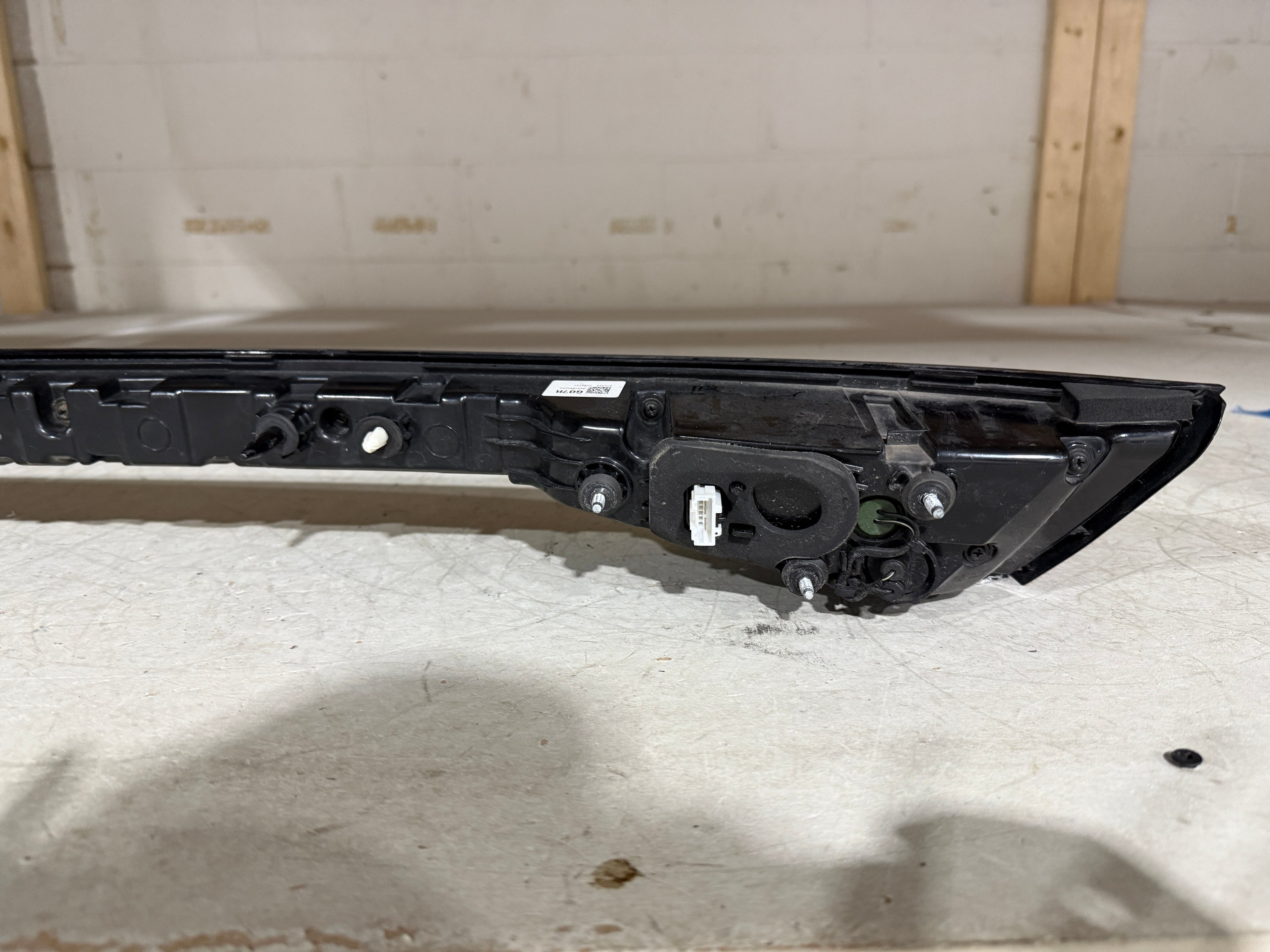 2021, 2022, 2023 Hyundai  Elantra  Trunk Mounted Centre 3rd Break Light (Tail-Light) Middle