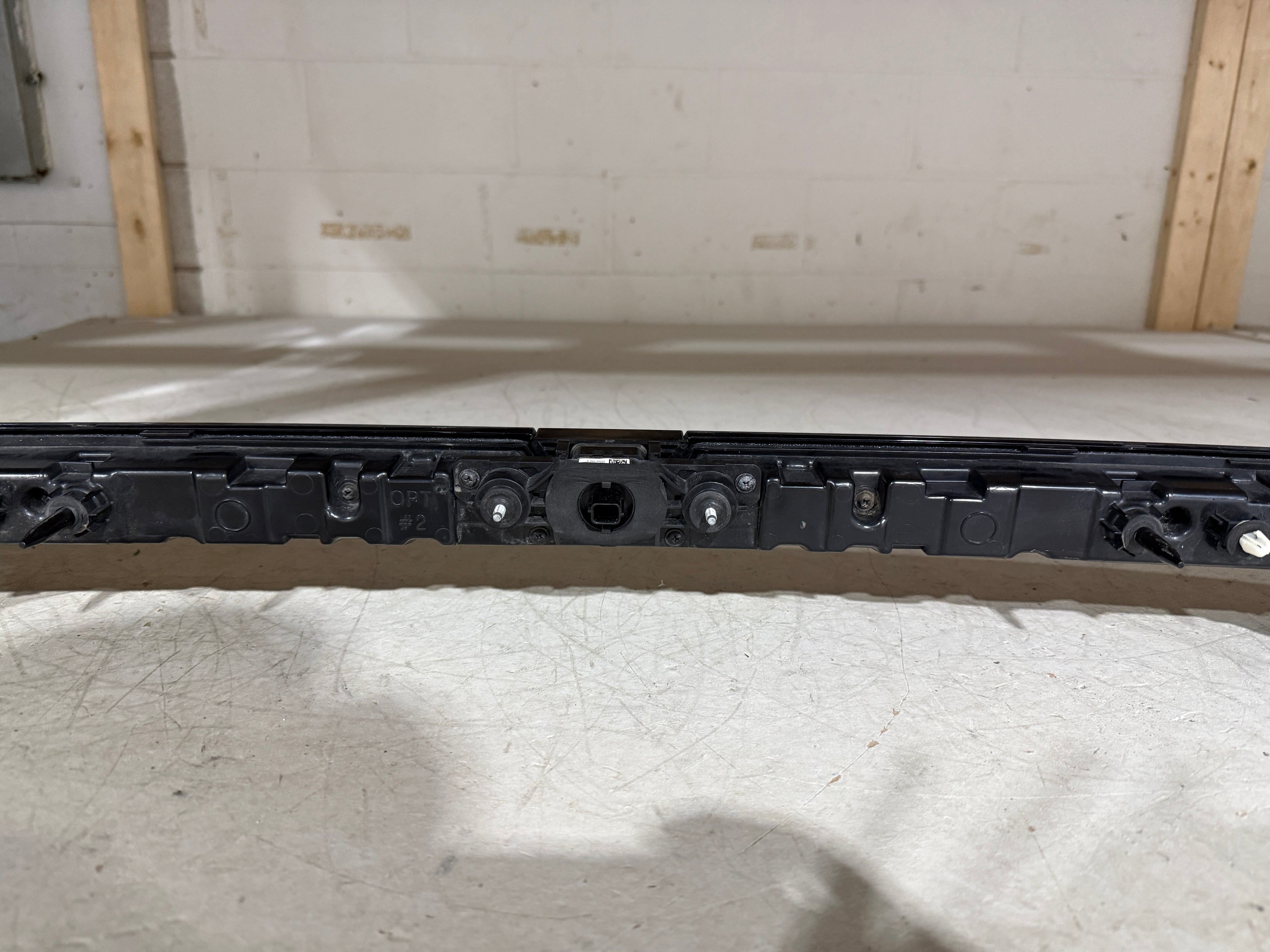 2021, 2022, 2023 Hyundai  Elantra  Trunk Mounted Centre 3rd Break Light (Tail-Light) Middle