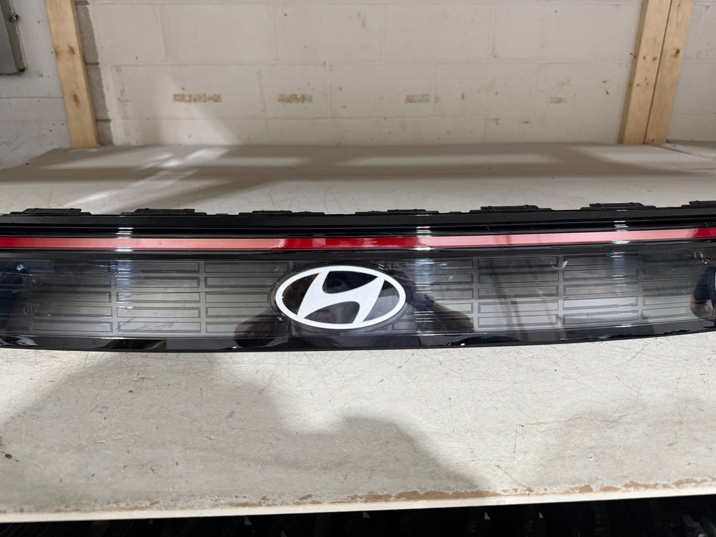 2024, 2025, 2026 Hyundai  Sonata  Trunk Mounted Centre 3rd Break Light (Tail-Light) Middle Tail-Light