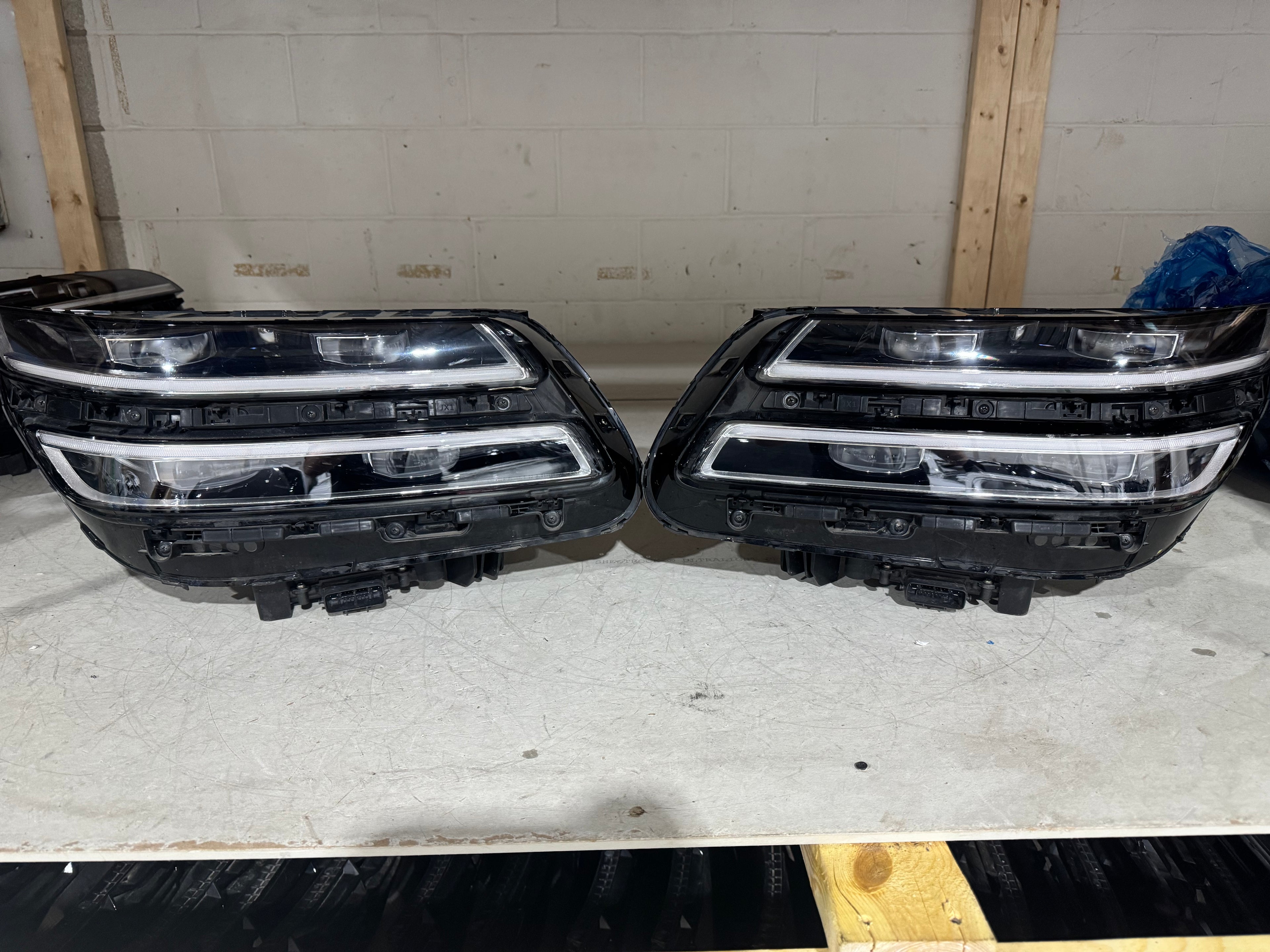 2022, 2023 Genesis  GV80 Headlight Pair Full LED