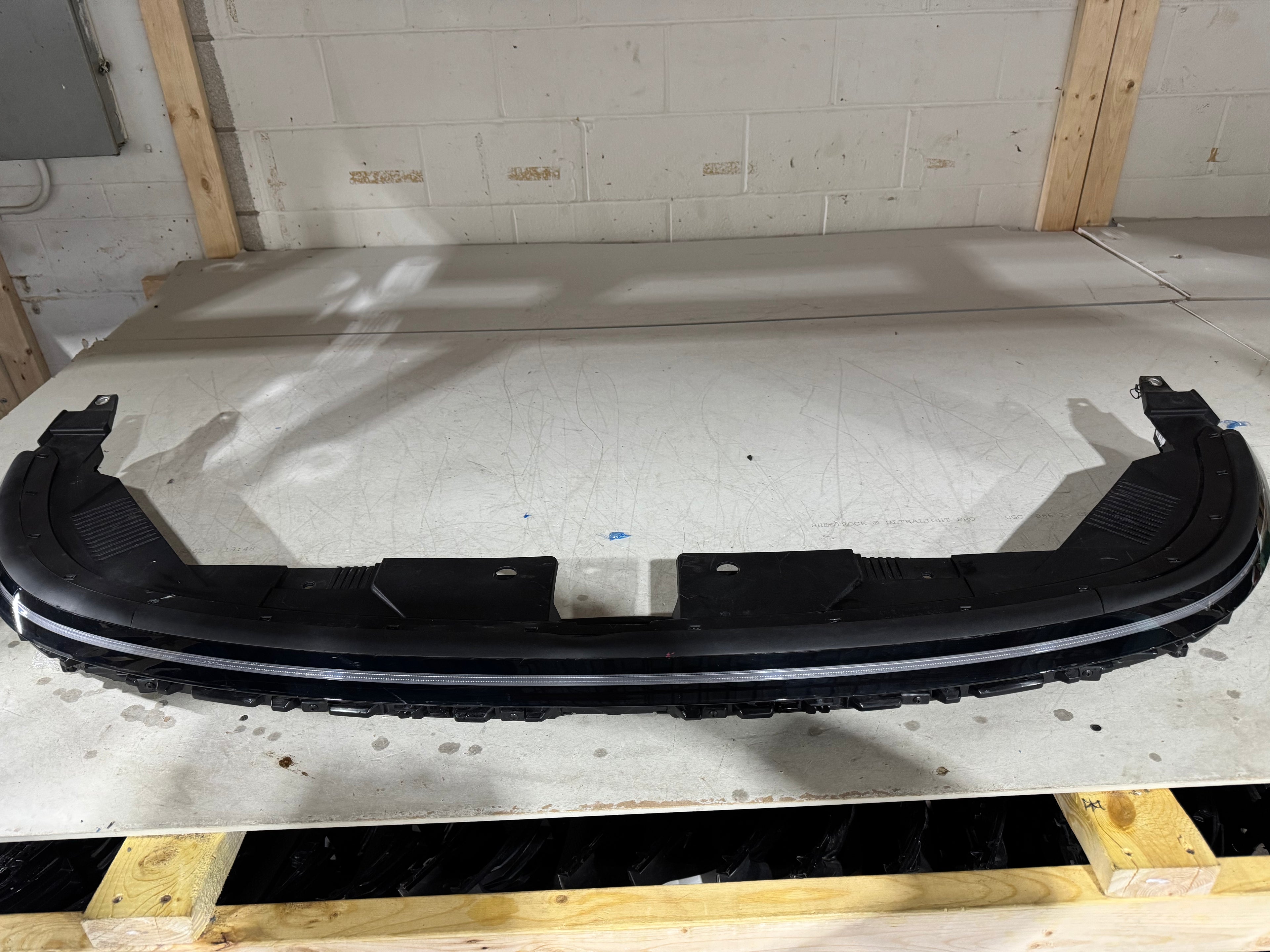 2024, 2025, 2026 Hyundai  Kona Front Middle LED Light Bar Centre LED Headlight