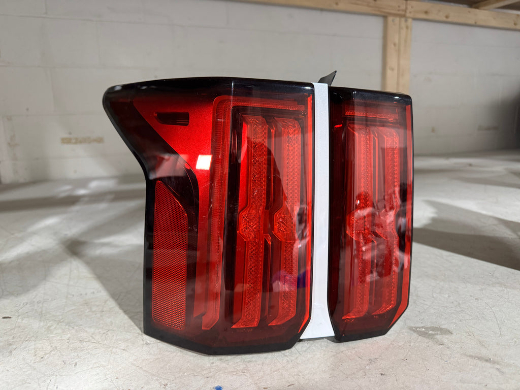 2021, 2022, 2023, 2024 KIA Sorento Tail Light Pair