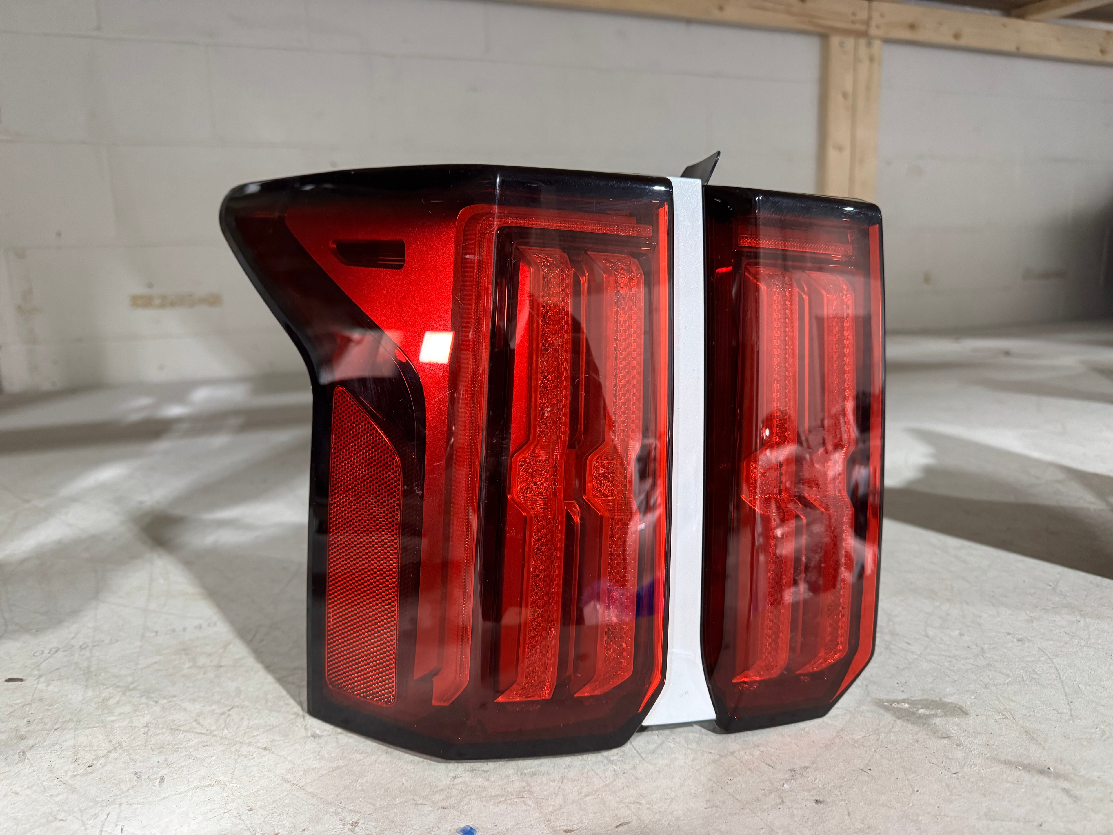 2021, 2022, 2023, 2024 KIA Sorento Tail Light Pair