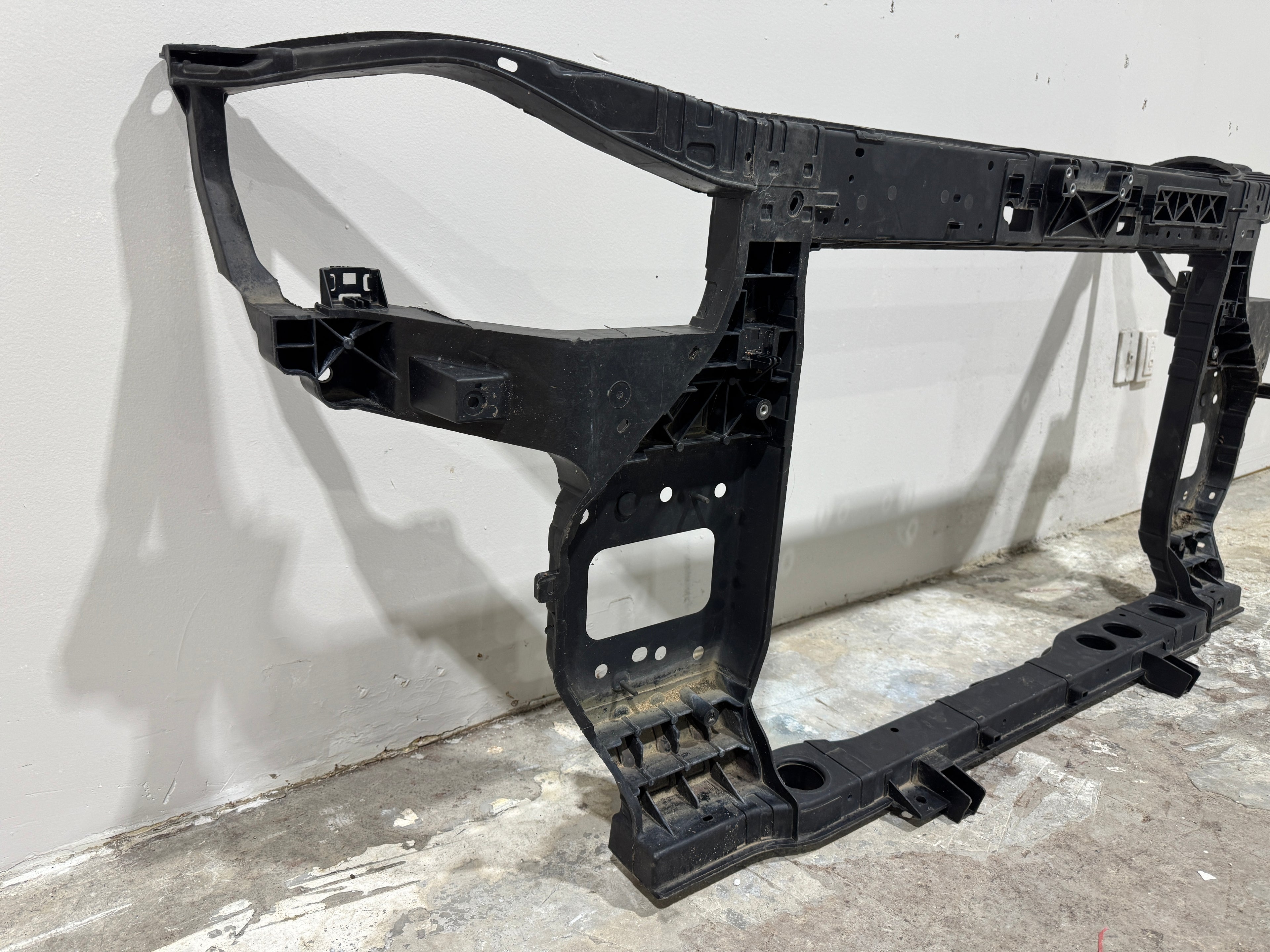 2021, 2022, 2023, 2024 KIA Carnival Core Radiator Support