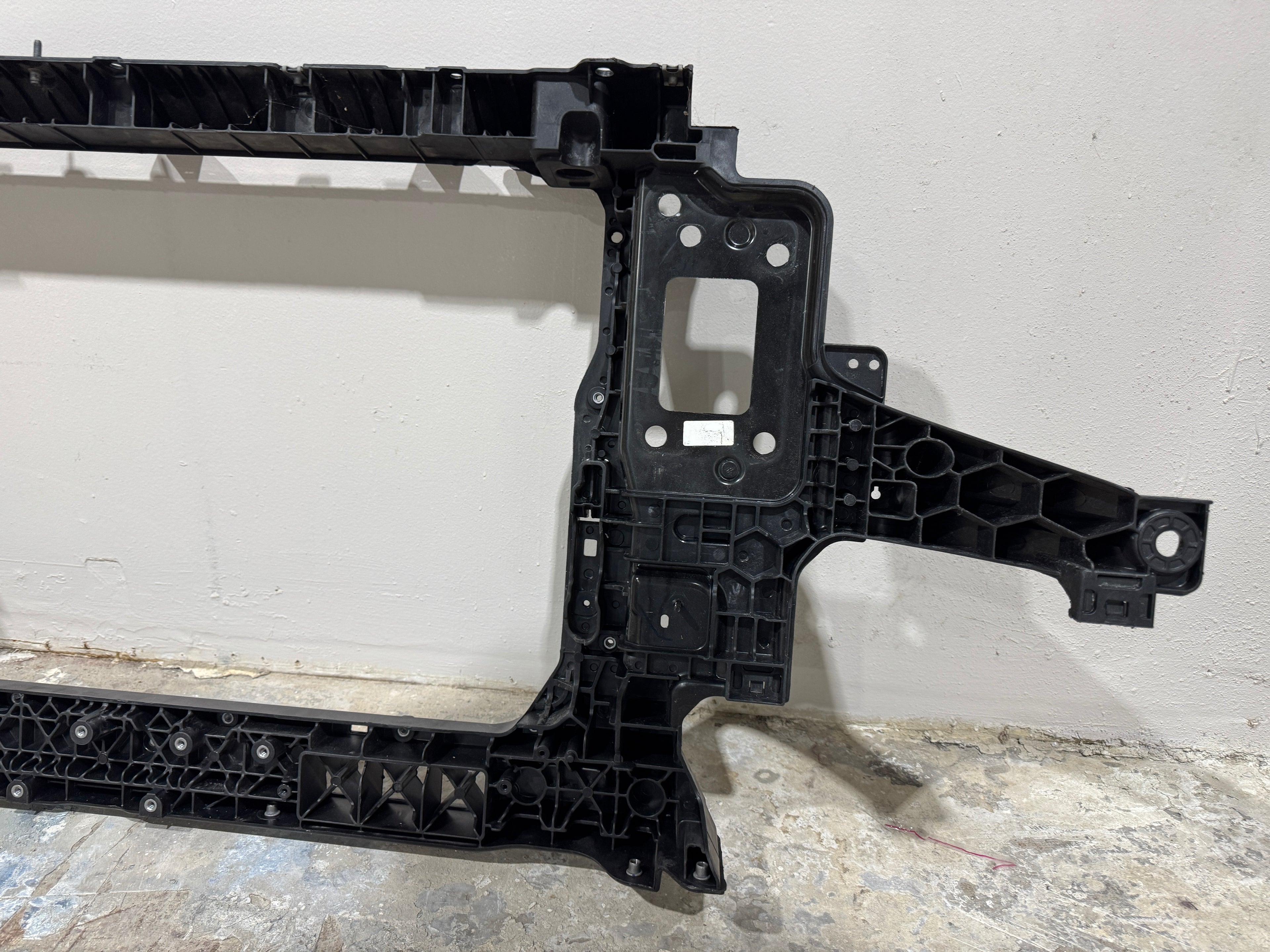 2024, 2025, 2026 KIA Seltos  Core Radiator Support