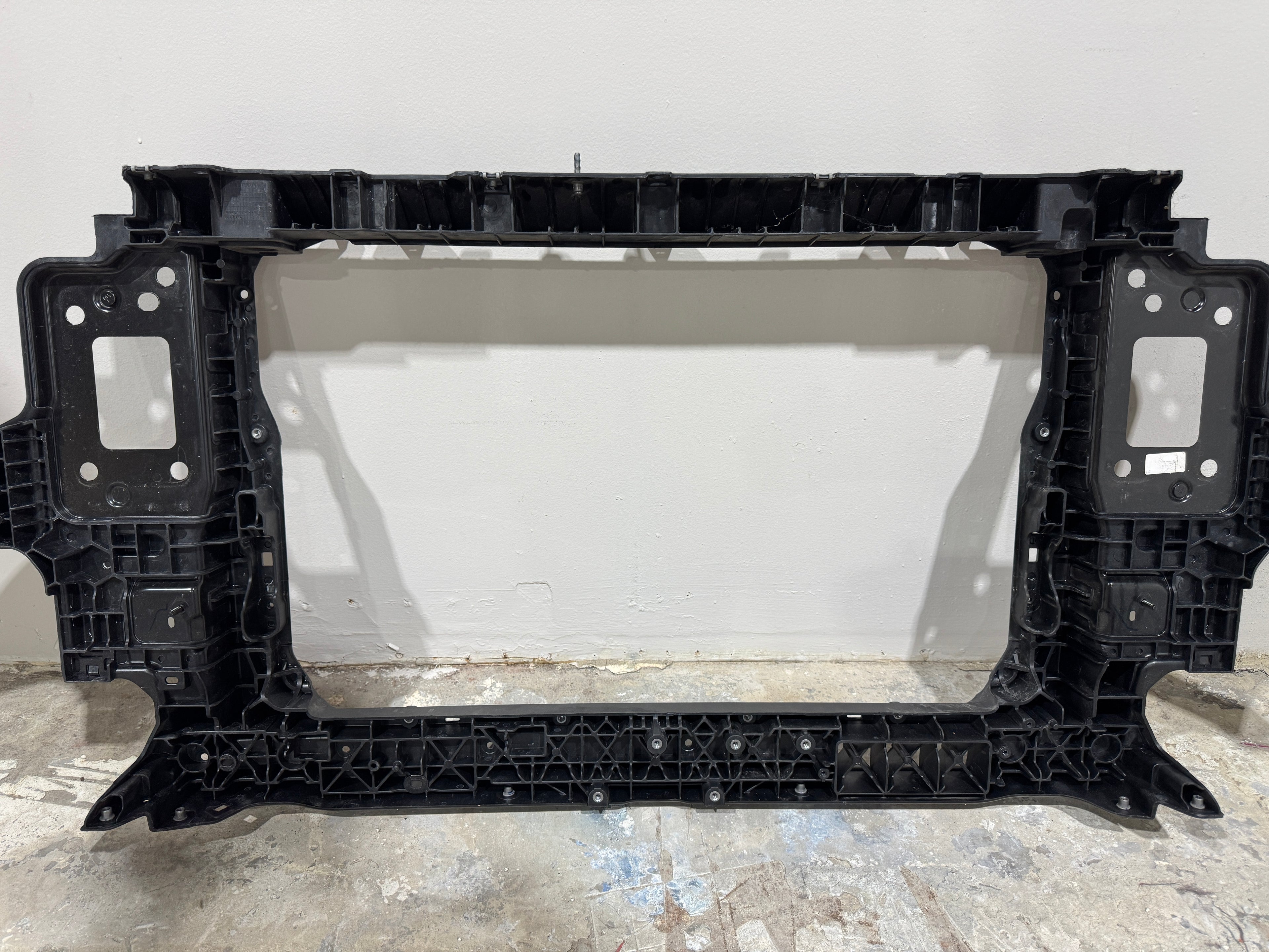 2024, 2025, 2026 KIA Seltos  Core Radiator Support