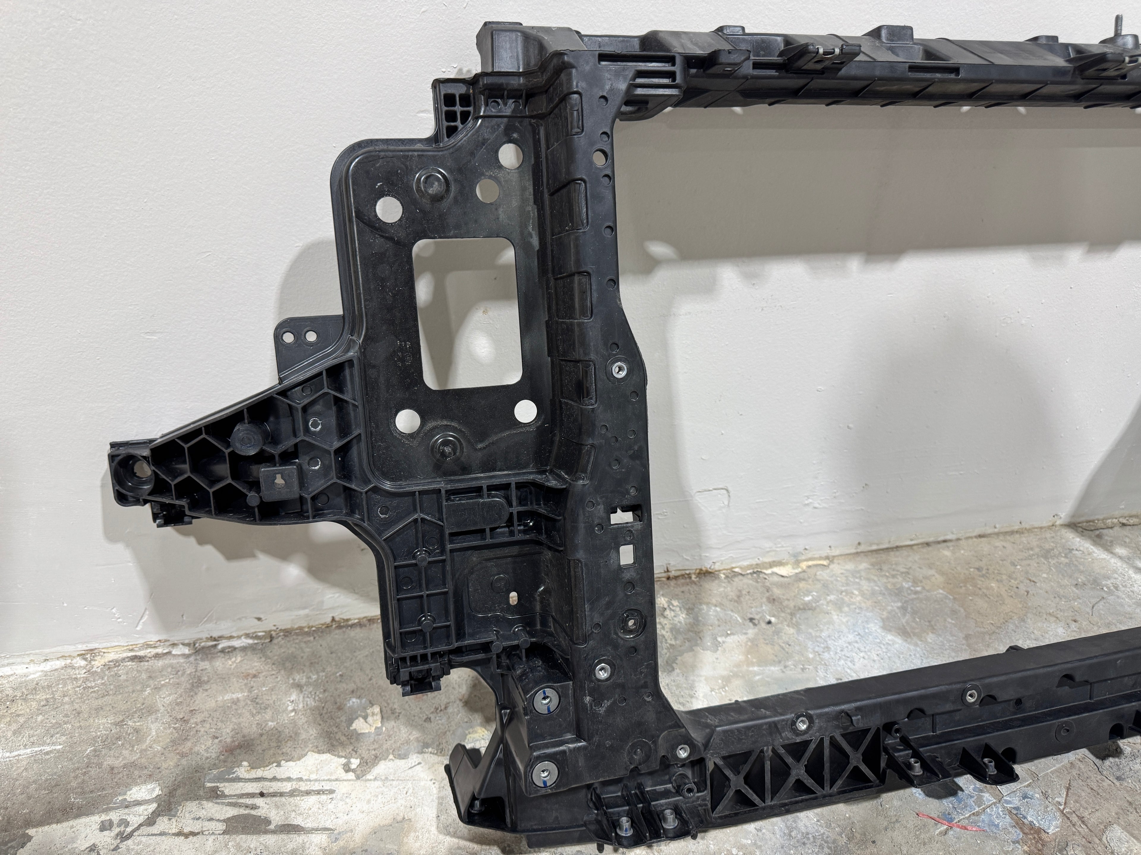 2024, 2025, 2026 KIA Seltos  Core Radiator Support