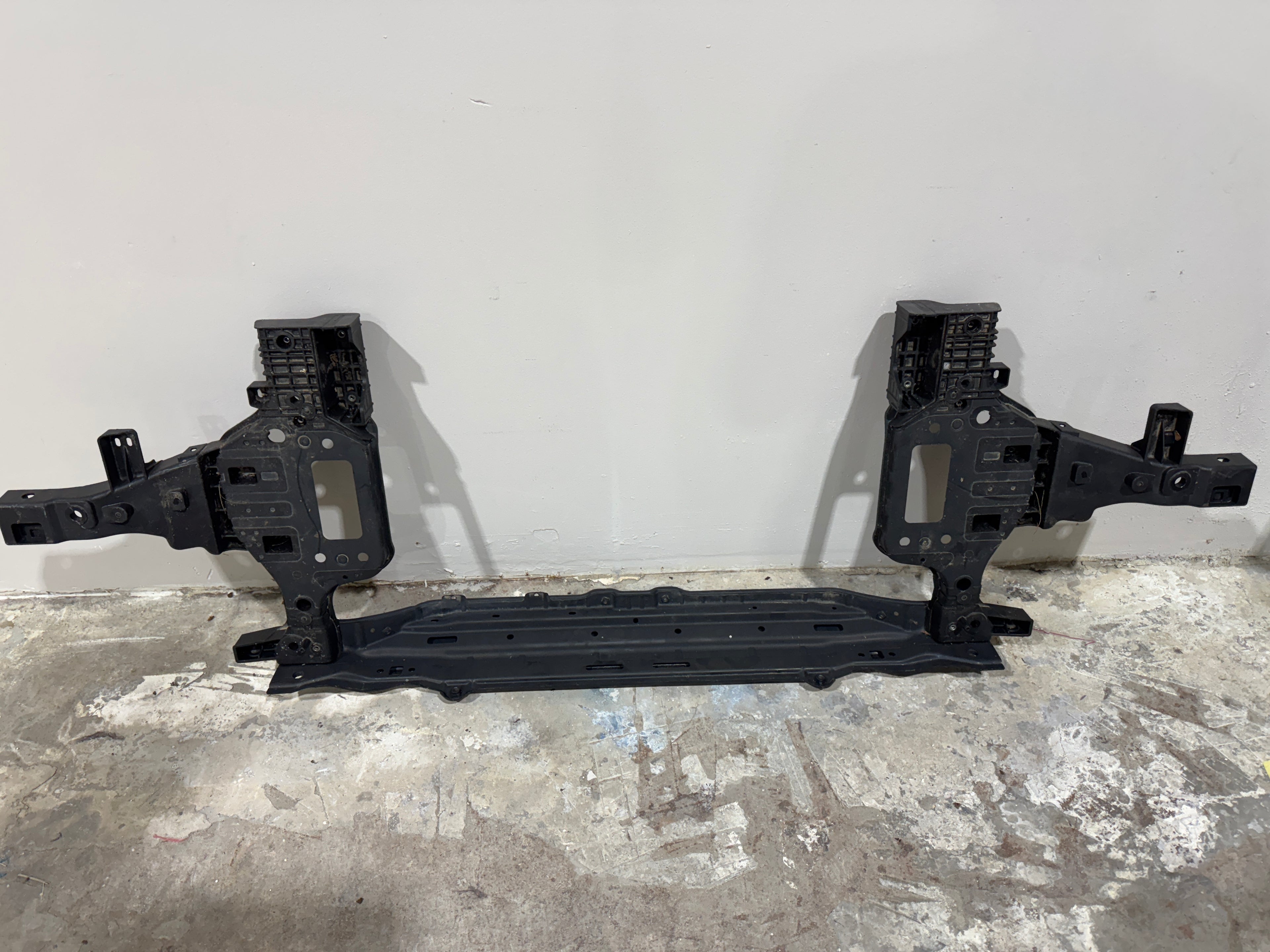 2025 Genesis  G80 Core Radiator Support