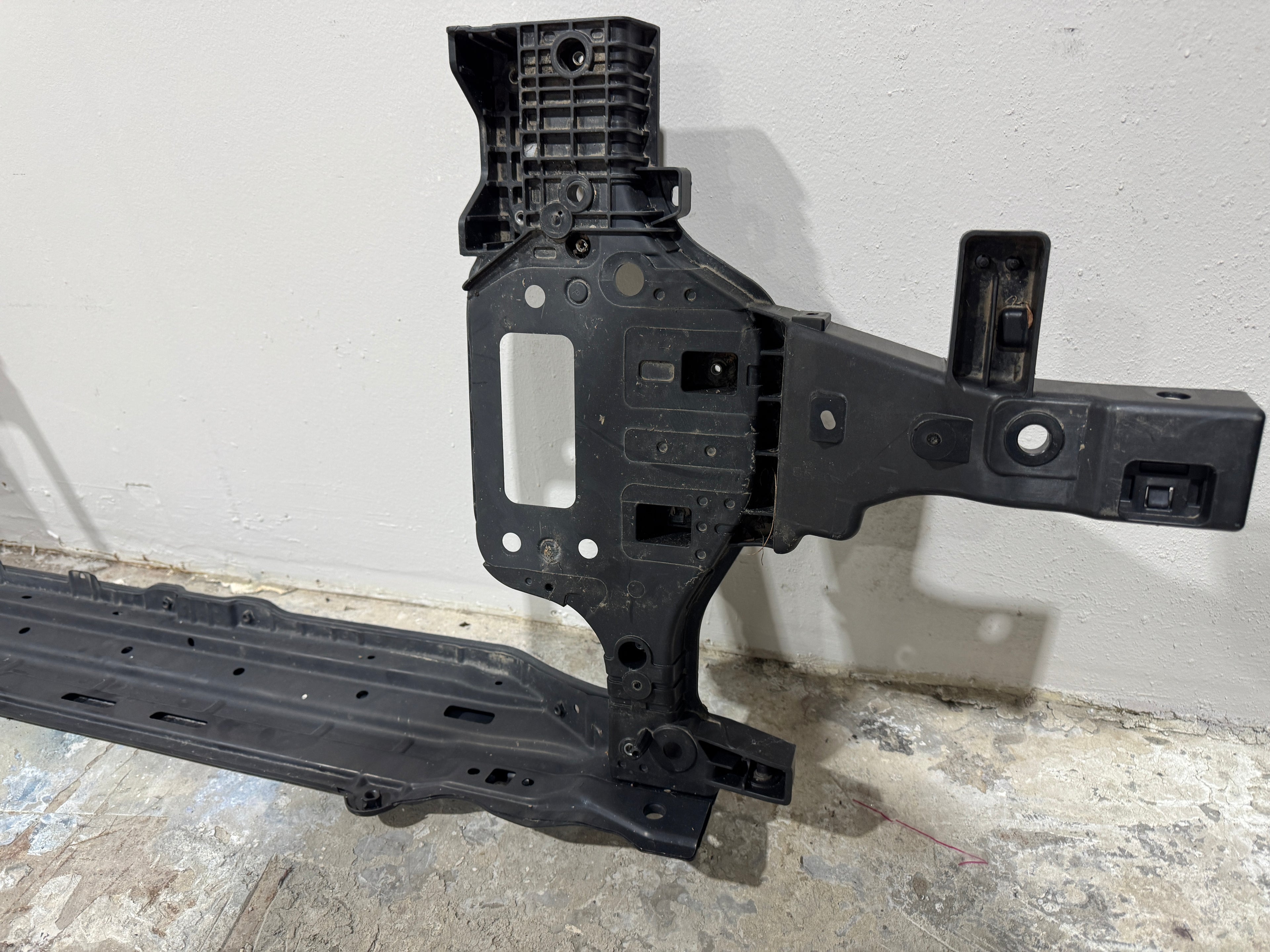 2025 Genesis  G80 Core Radiator Support