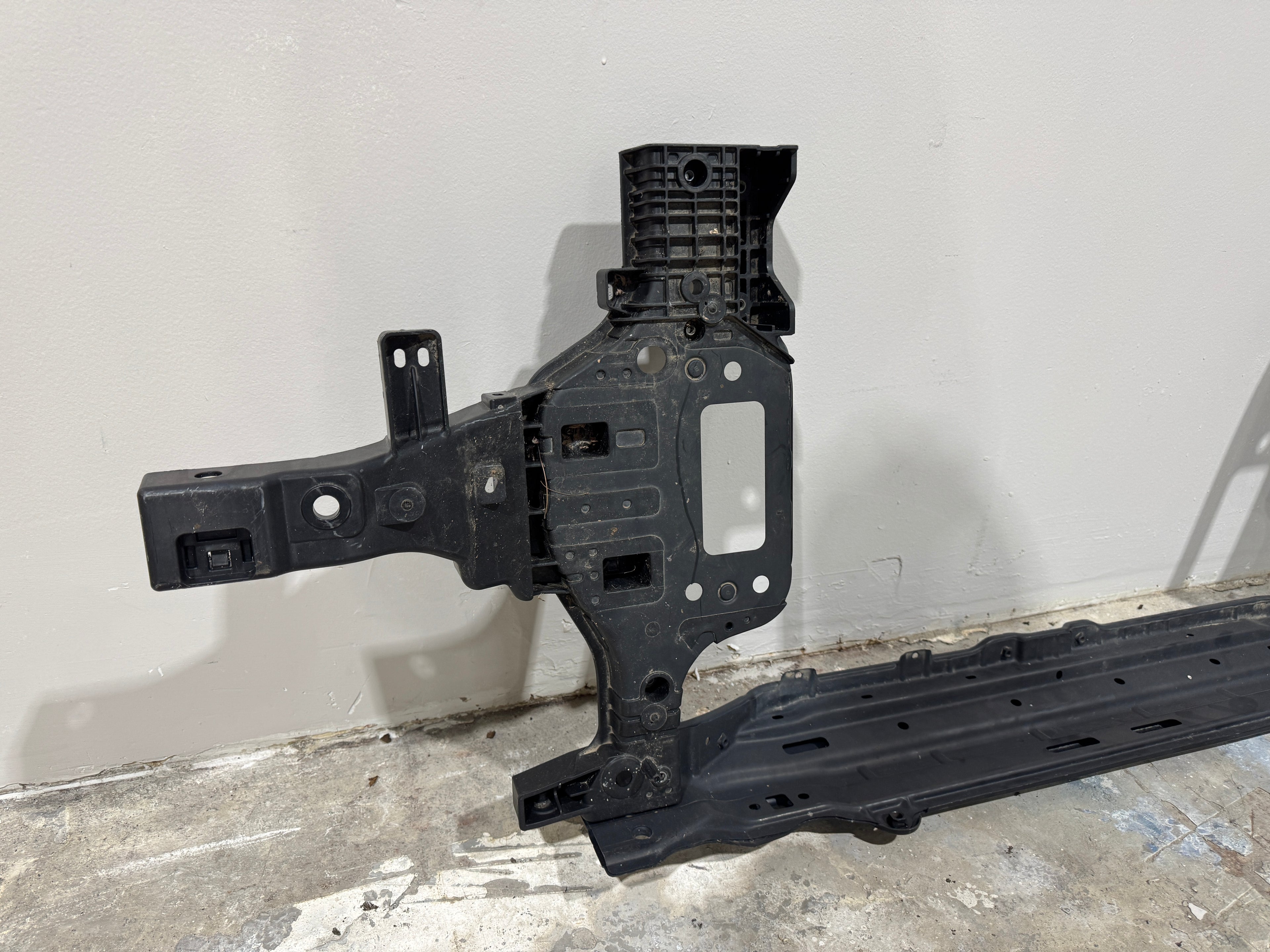 2025 Genesis  G80 Core Radiator Support